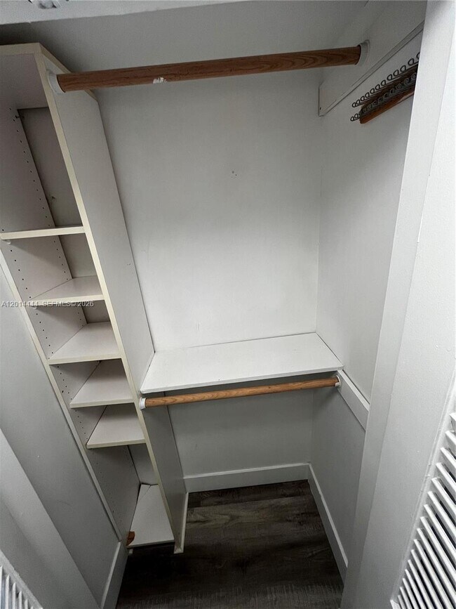 Building Photo - 1412 NE 17th Ct