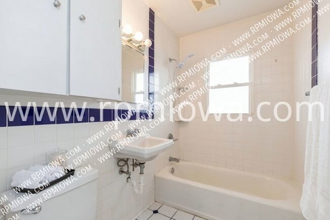 Building Photo - 1402 Linden Dr