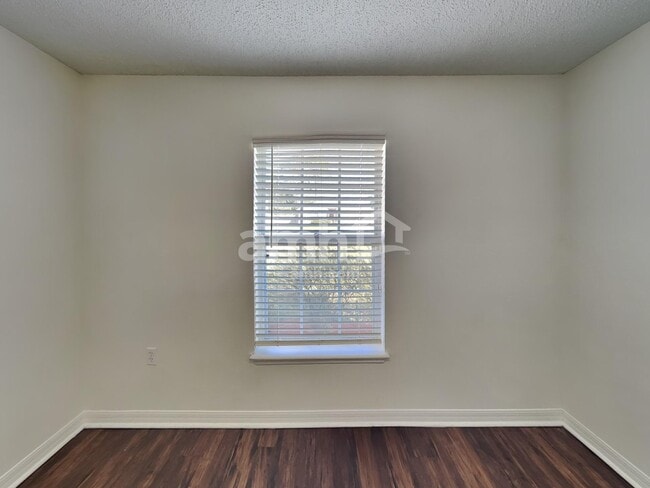 Building Photo - 8058 Misty Meadow Ct N