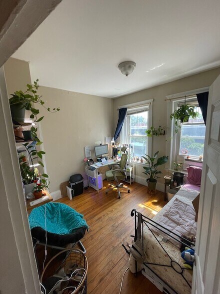 Primary Photo - 4 Litchfield St