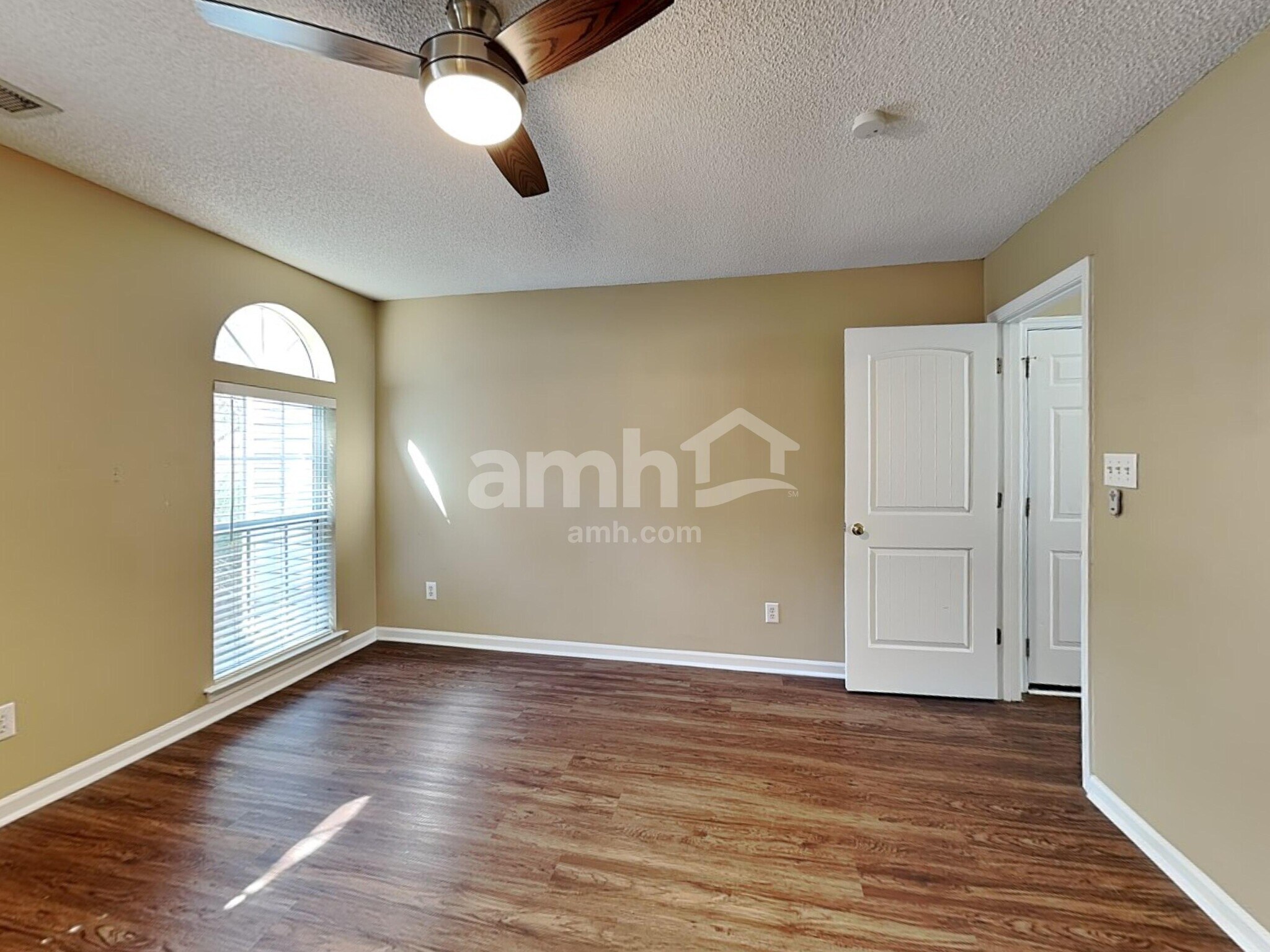 Building Photo - 2206 Coatsdale Ln