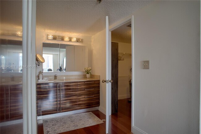 Building Photo - 210 174th St