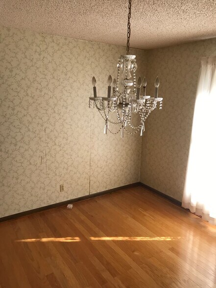 Building Photo - 285 Poplar Hill Rd