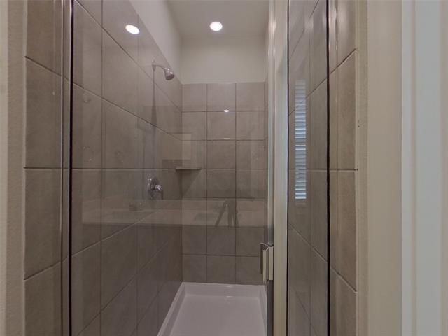 Building Photo - 8221 Brookhaven Dr