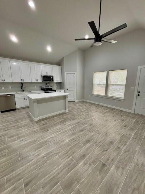 Building Photo - 16938 W Lynbrook