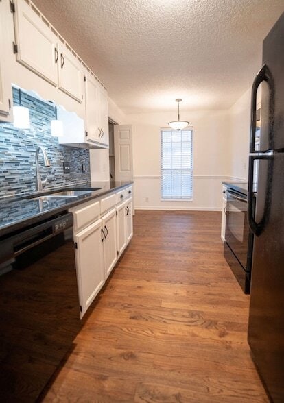 Building Photo - 101 Heathcote Ct