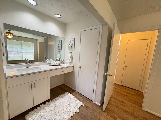 Building Photo - 4834 Bridgemont Ln