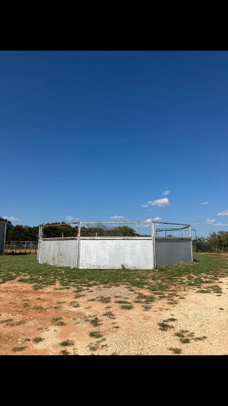 Building Photo - 3895 CR 258