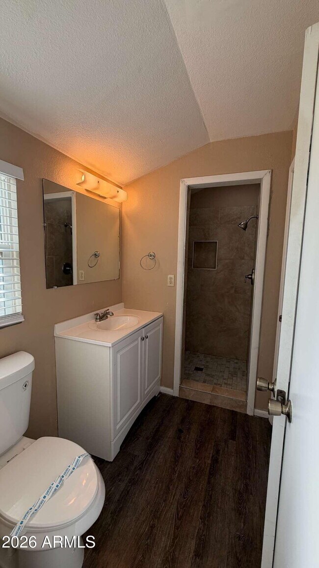 Building Photo - 2423 E Maryland Dr