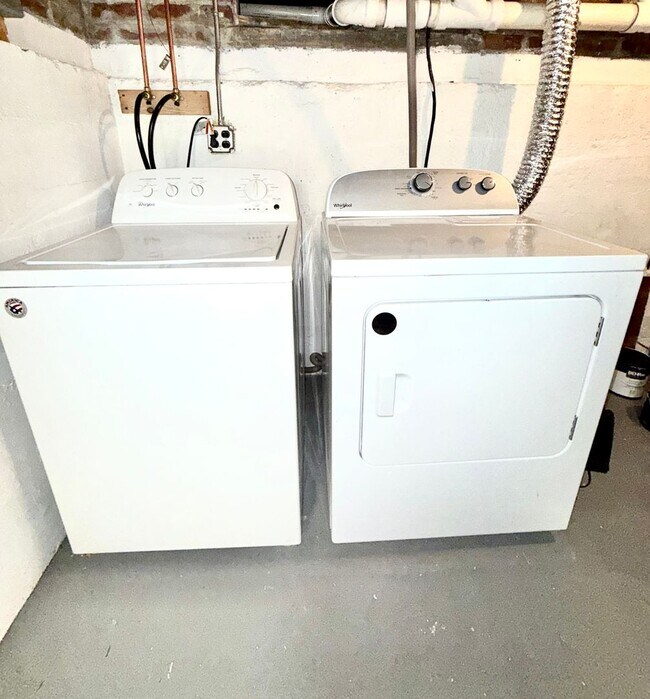 Building Photo - Timeless and Refined 3BR/2.5BA Colonial in Uptown Kingston