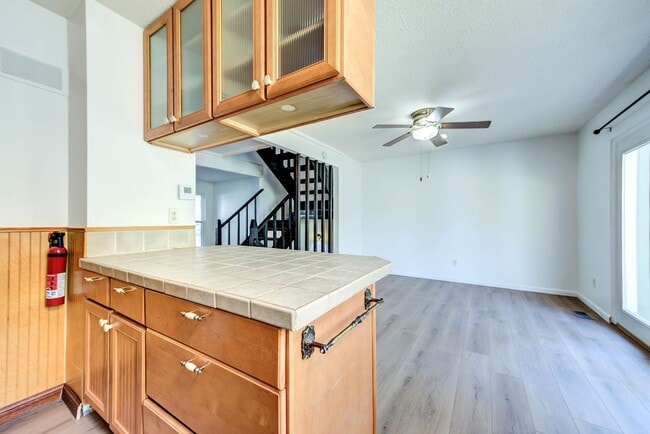 Building Photo - Live the Lake Lifestyle! 3-bedroom, 1.5-bath Condo