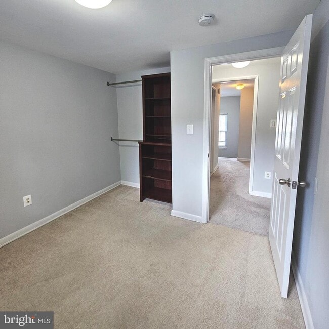 Building Photo - 9657 Lindenbrook St