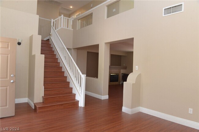Building Photo - 6527 Tulip Garden Dr