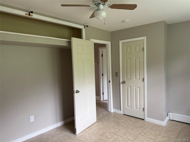 Building Photo - 377 NY-284
