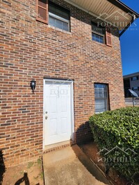 Building Photo - 2-Bedroom Townhome Near Hwy 29