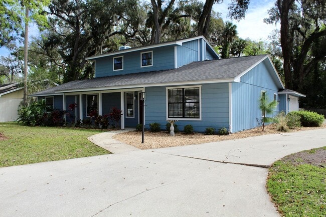 Building Photo - Port Orange Charming 5-Bedroom, 2-Bathroom...