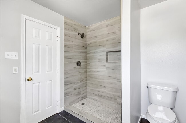 Building Photo - 10445 Wicklowe St