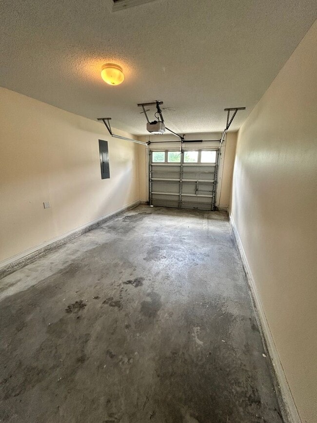 Building Photo - 3110 Meadow St