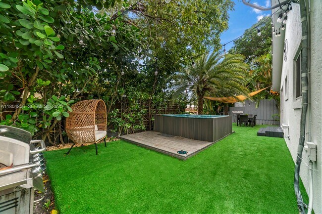 Building Photo - 1631 N 29th Ct