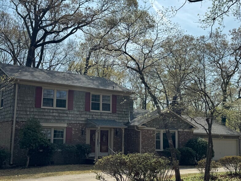 Building Photo - 5109 Forest Oaks Dr