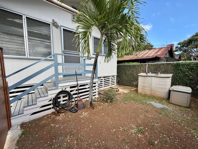 Building Photo - Newly Renovated 3BR Kapahulu Home with Private Yard and Gated Parking Near Waikiki
