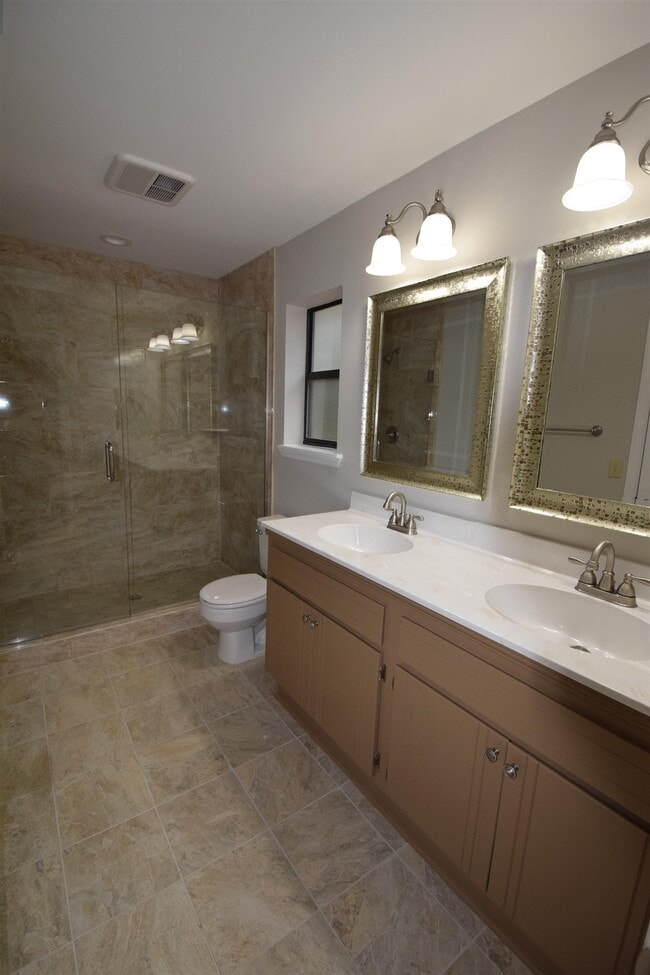 Building Photo - 1700 Green Ridge Trail