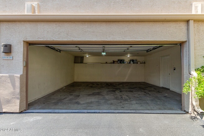 Building Photo - 9550 E Thunderbird Rd