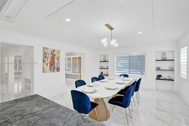 Building Photo - 725 Harrison St