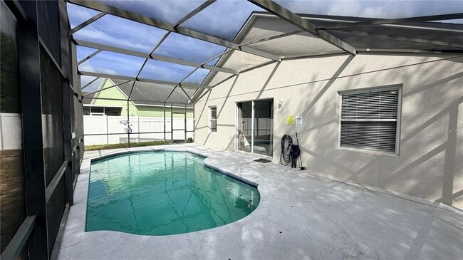 Building Photo - 456 Knollwood Dr