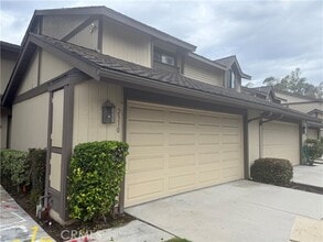 Building Photo - 2310 Applewood Cir