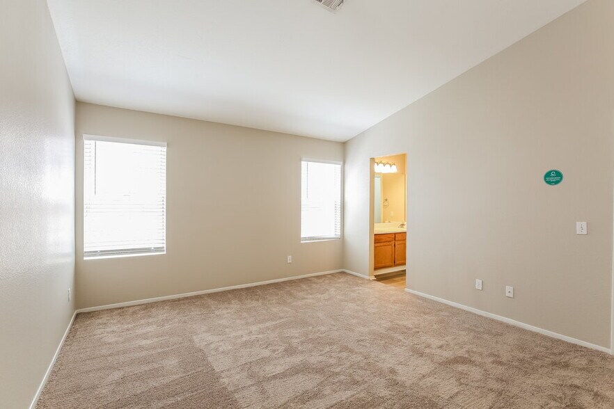 Building Photo - 1724 Villa Vista Way