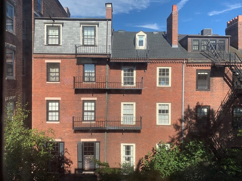 Building Photo - 16 Cedar Lane Way