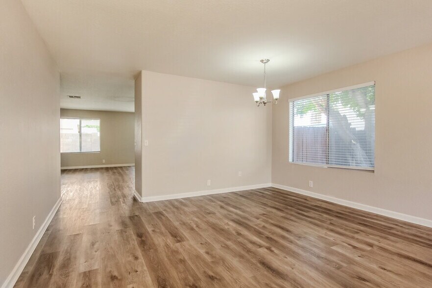 Building Photo - 8771 W Ocotillo Rd