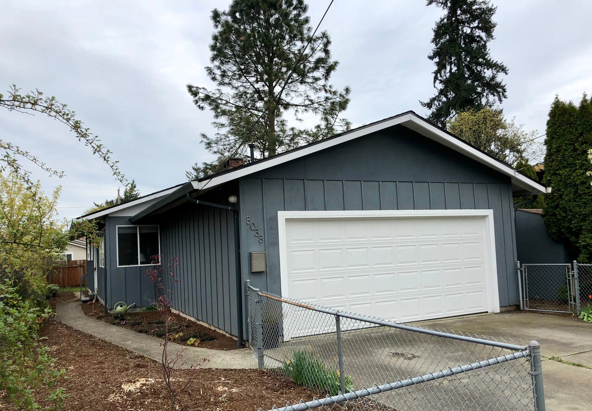Building Photo - 8038 N Wayland Ave