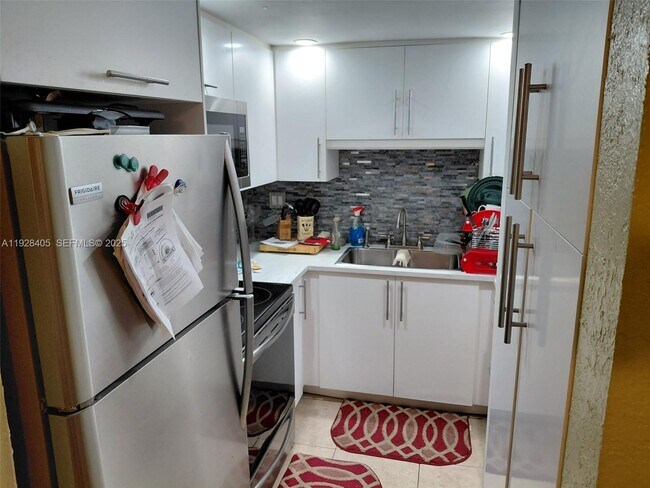 Building Photo - 11101 Royal Palm Blvd