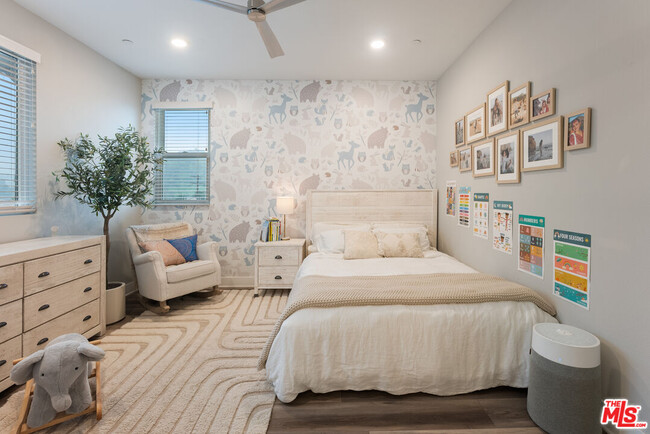 Building Photo - 5053 Echo St