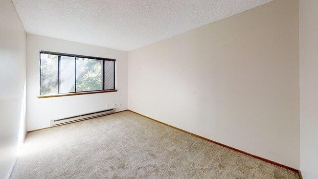 Building Photo - 2633 Juniper Ave