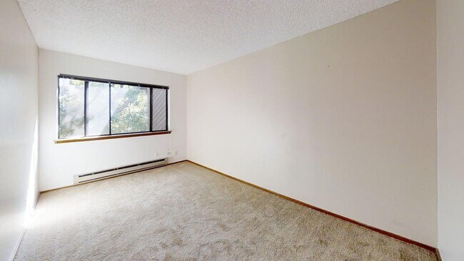 Building Photo - Spacious Willow Springs Townhome Near Trails, Shopping & Dining