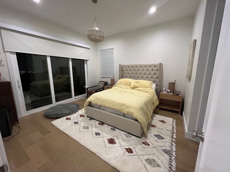 Building Photo - 545 Vista del Llano Dr