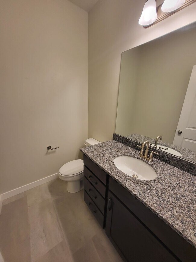 Building Photo - Brand New townhomes