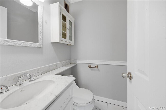 Building Photo - 30 Lake St