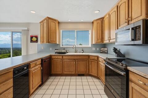 Building Photo - 6282 S Heughs Canyon Way
