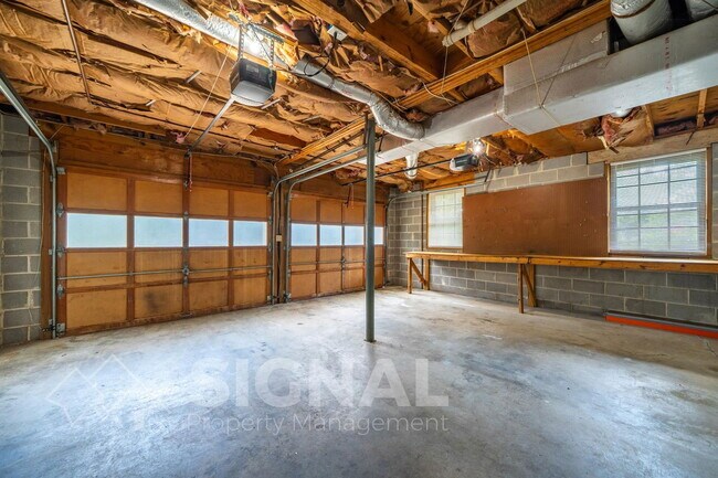 Building Photo - 1304 Shades Run Cir