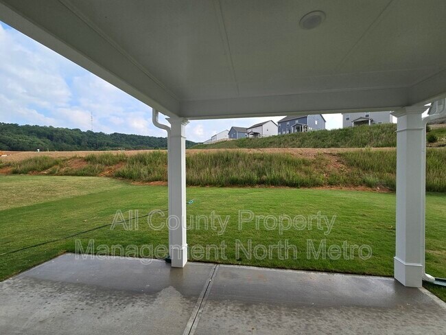 Building Photo - 142 Hadley Wy