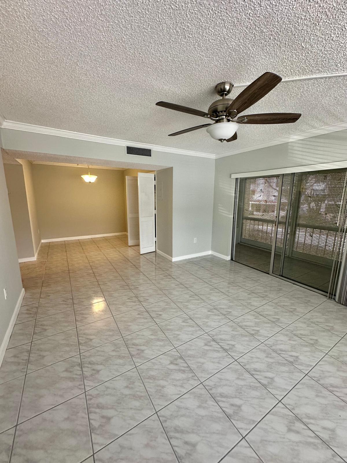 Building Photo - 4158 Inverrary Dr