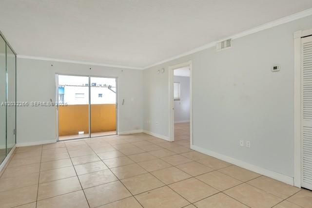 Building Photo - 2735 W 52nd St