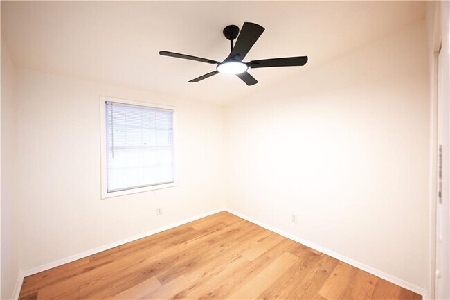 Building Photo - 88 Lucia Dr SE