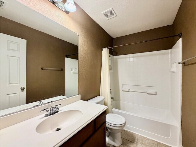 Building Photo - 3504 Northpointe Drive