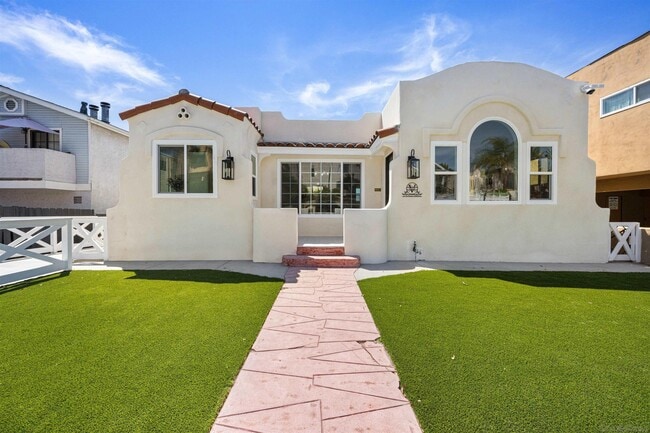 Building Photo - 3764 Villa Terrace