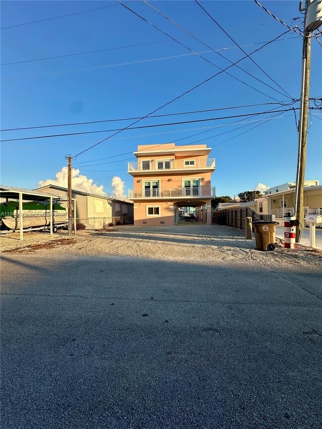 Building Photo - 1516 Aqueduct Ln